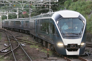 JR東日本E261系