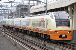 JR東日本E653系