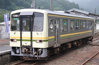 JR西日本キハ120形