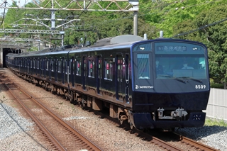 8000系