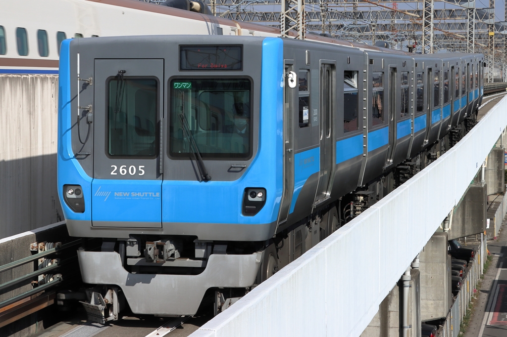 埼玉新都市交通 2105F