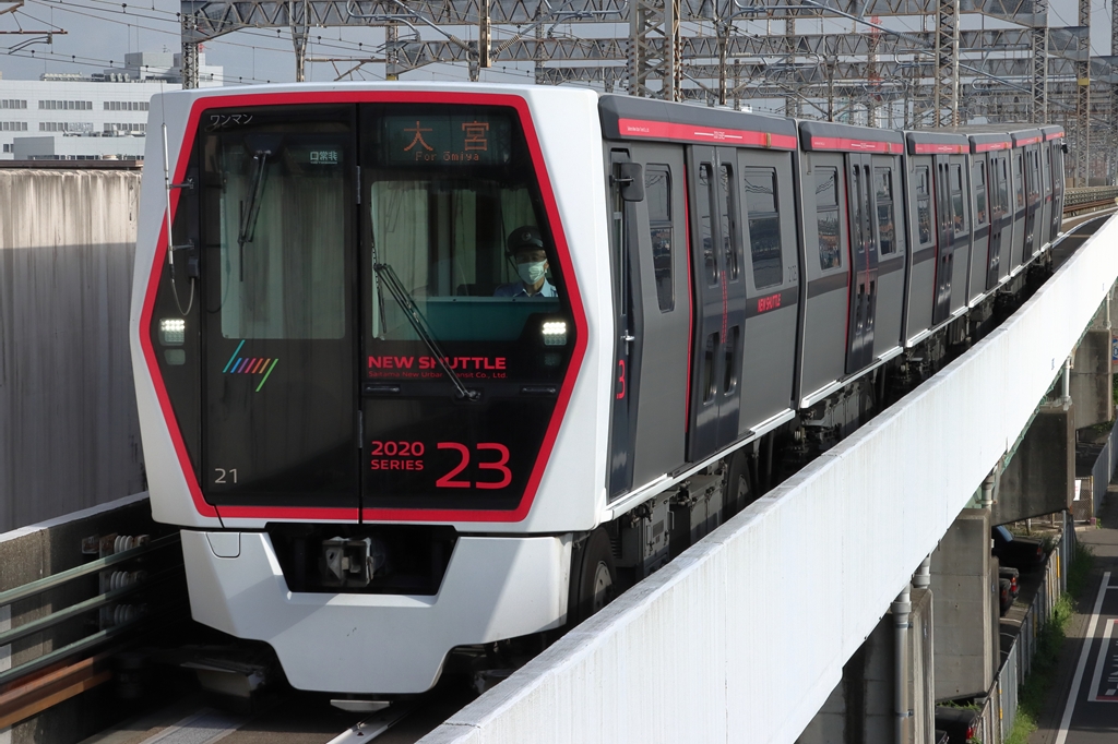 埼玉新都市交通 2123F