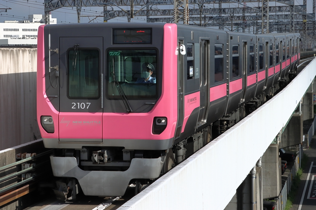 埼玉新都市交通 2107F