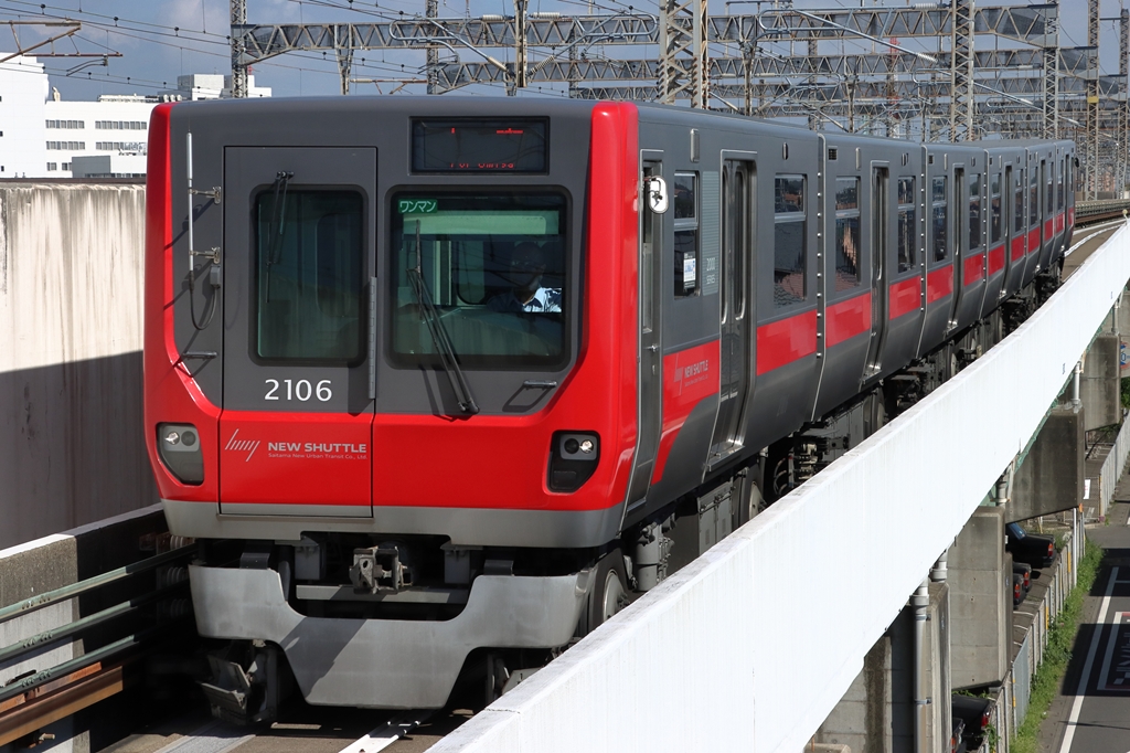 埼玉新都市交通 2106F