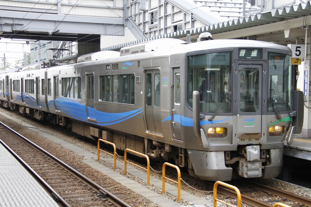 あいの風とやま鉄道